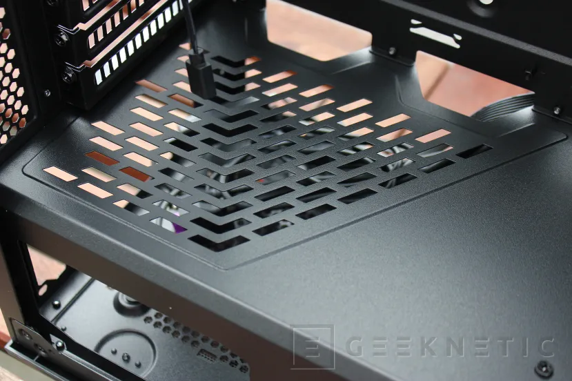Geeknetic Cooler Master MasterBox 540 Review 22