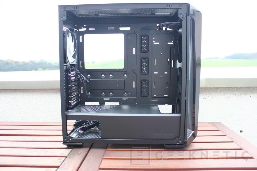 Geeknetic Cooler Master MasterBox 540 Review 23
