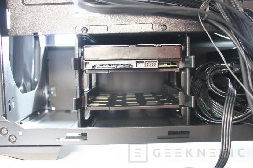 Geeknetic Cooler Master MasterBox 540 Review 26