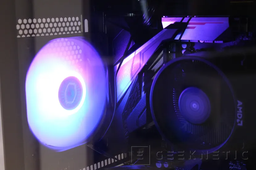Geeknetic Cooler Master MasterBox 540 Review 16