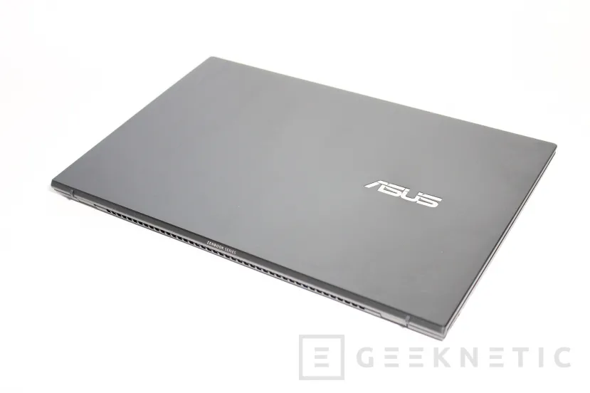 Geeknetic ASUS Zenbook 14 UX425EA Review 1