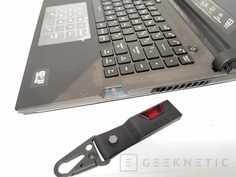 Geeknetic ASUS ROG Strix SCAR 15 G533QS Review con Ryzen 7 5800H y RTX 3080 9