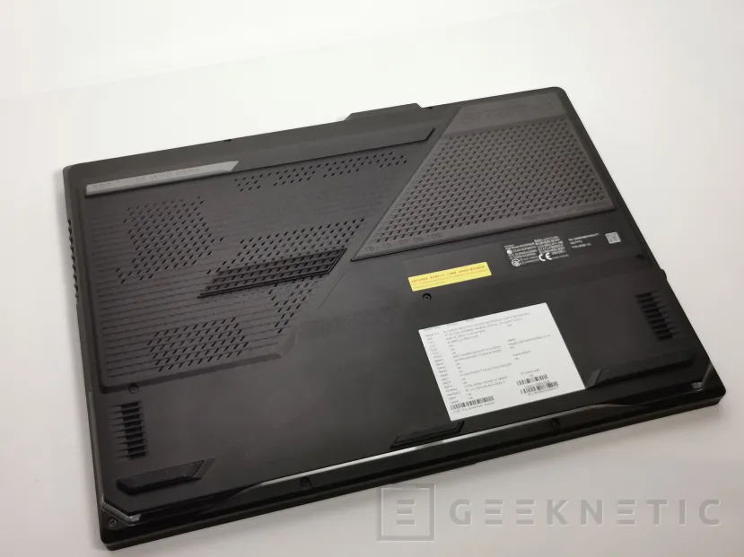 Geeknetic ASUS ROG Strix SCAR 15 G533QS Review con Ryzen 7 5800H y RTX 3080 18