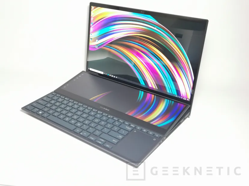 Geeknetic El renovado ASUS ZenBook Pro Duo 15 llega a España con pantalla OLED 4K y ScreenPad Plus basculante 1