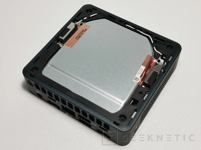 Geeknetic Intel NUC 11 Pro Review con Core i5-1135G7 8