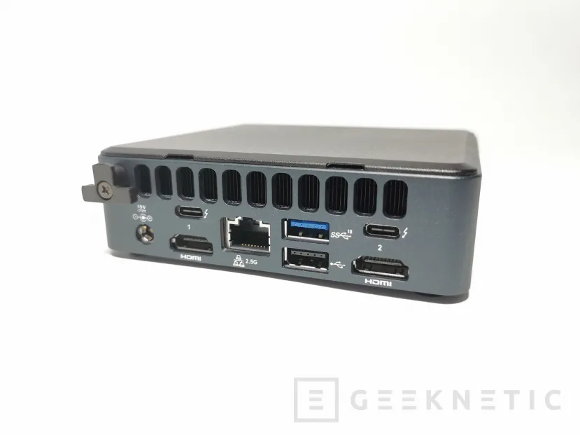 Geeknetic Intel NUC 11 Pro Review con Core i5-1135G7 4