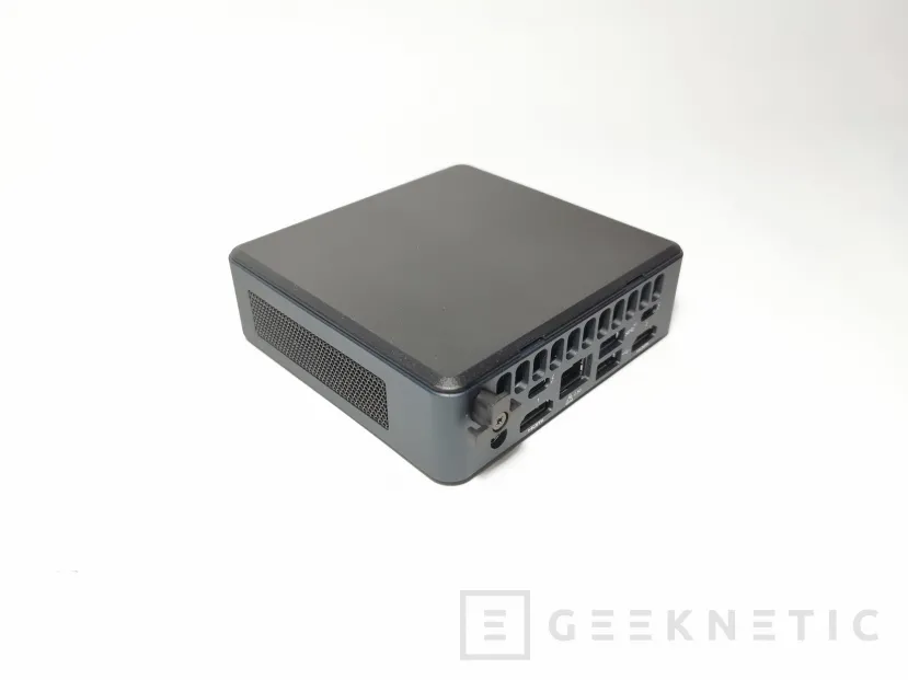 Geeknetic Intel NUC 11 Pro Review con Core i5-1135G7 3