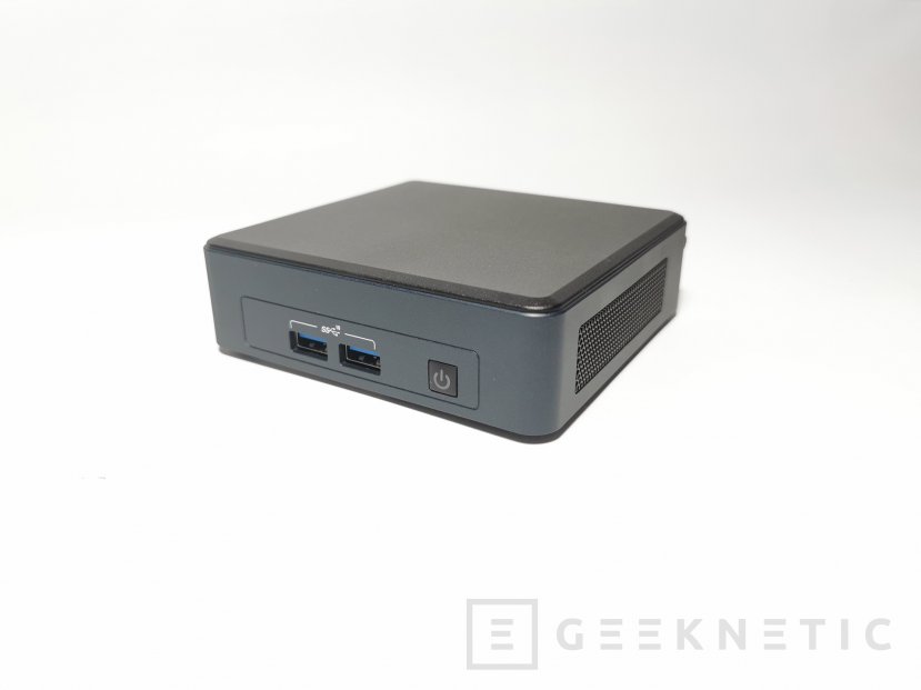 Intel NUC 11 Pro Review con Core i5-1135G7 [Análisis Completo en