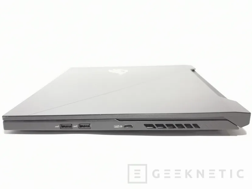 Geeknetic ASUS ROG Zephyrus Duo 15 SE GX551Q Review 5