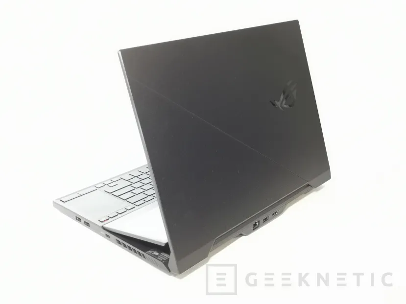 Geeknetic ASUS ROG Zephyrus Duo 15 SE GX551Q Review 3