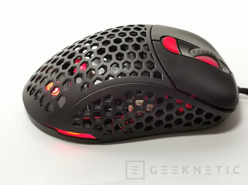 Geeknetic Genesis Xenon 800 Review 24