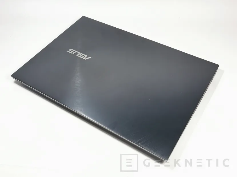 Geeknetic ASUS Zenbook Pro Duo 15 OLED UX582 Review 3