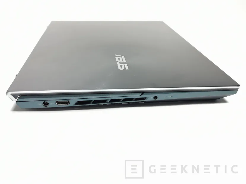 Geeknetic ASUS Zenbook Pro Duo 15 OLED UX582 Review 4