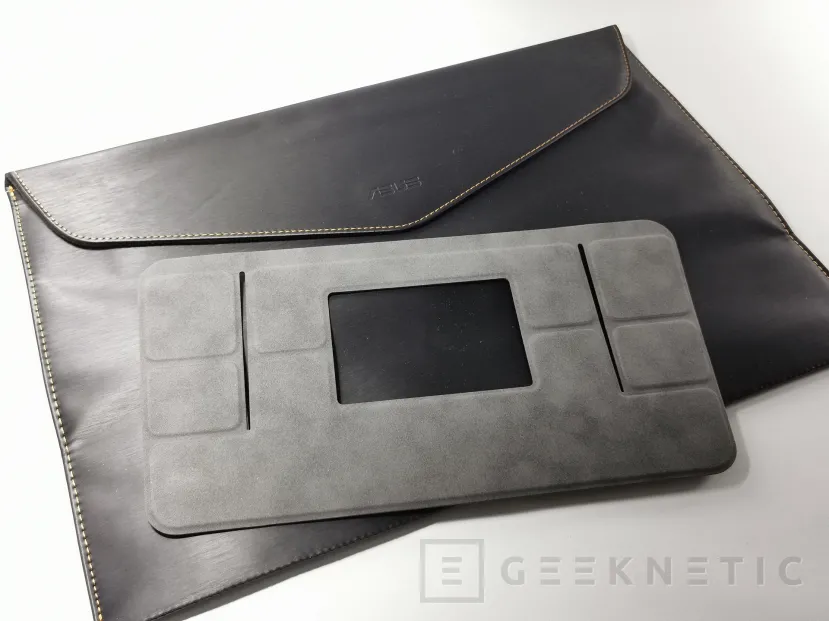 Geeknetic ASUS Zenbook Pro Duo 15 OLED UX582 Review 9