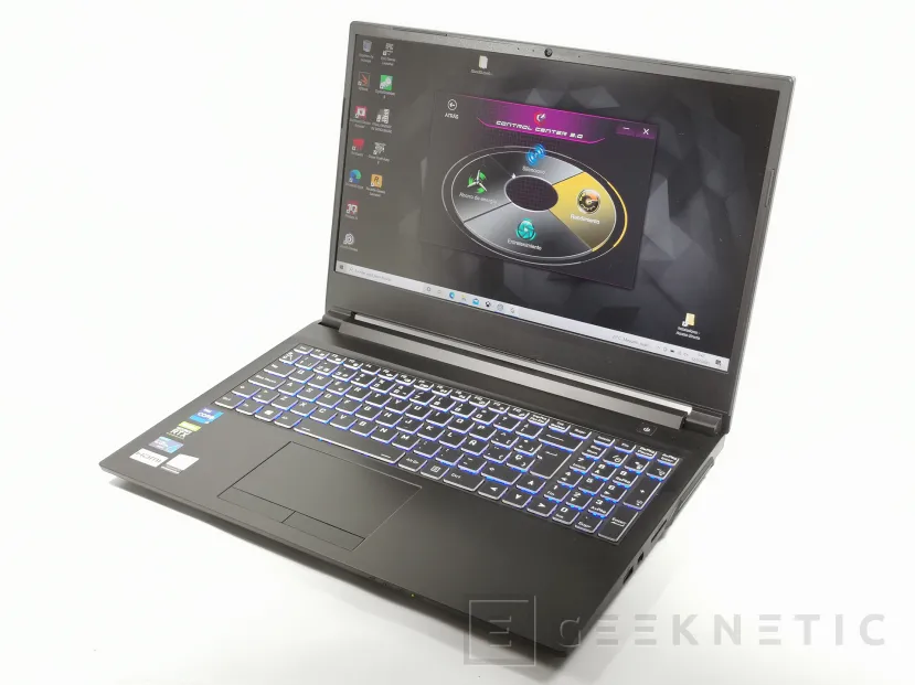 Geeknetic PCSpecialist ELIMINA R Review con Core i7-11800H y RTX 3060 7