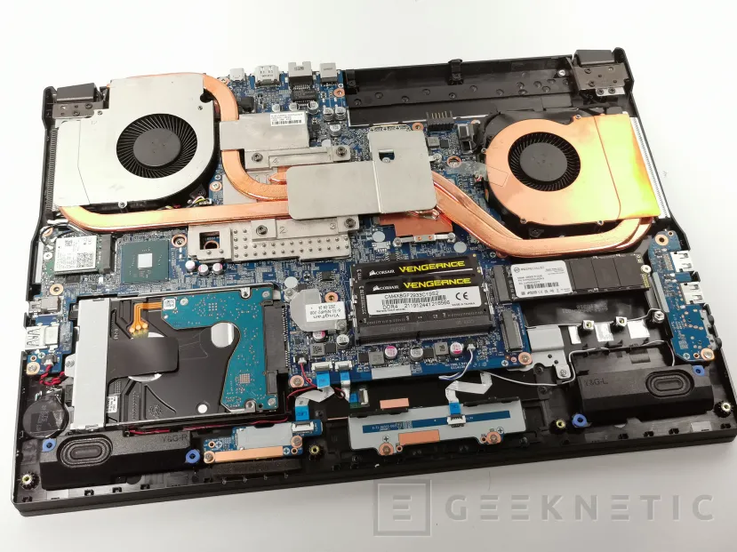 Geeknetic PCSpecialist ELIMINA R Review con Core i7-11800H y RTX 3060 9