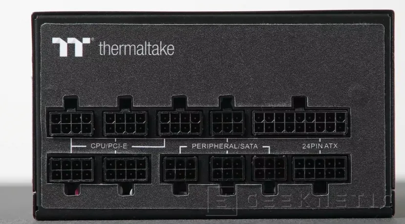 Geeknetic Thermaltake lanza sus fuentes modulares Toughpower GF1 1000/1200W con 80PLUS Gold 2