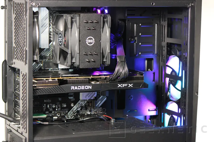 Geeknetic PCSpecialist Torva Ultra R Review con AMD Ryzen 5 5600X y Radeon RX 6700 XT 30