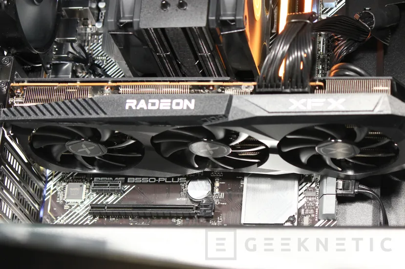 Geeknetic PCSpecialist Torva Ultra R Review con AMD Ryzen 5 5600X y Radeon RX 6700 XT 9