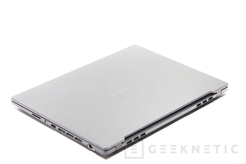 Geeknetic  ASUS ProArt Studiobook 16 OLED H5600QR Review 2