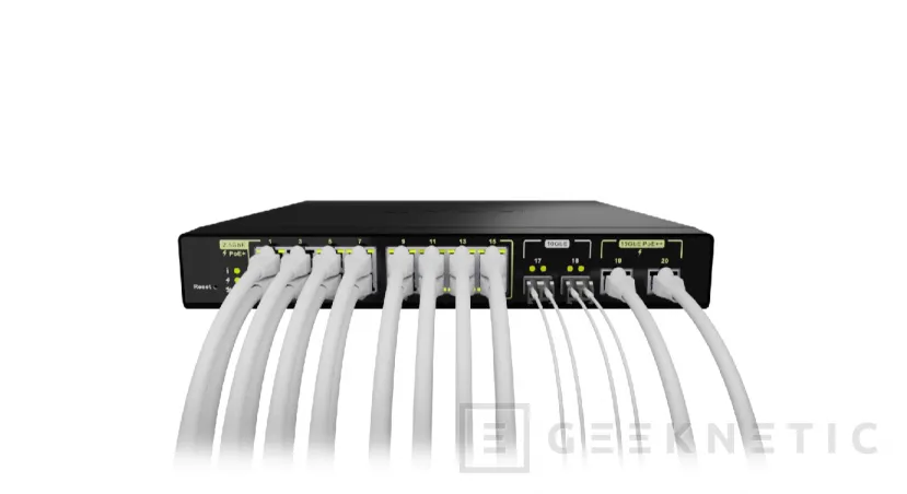 Geeknetic QNAP lanza nuevos NAS con hasta 12 bahías para discos SSD NVMe y conexión Thunderbolt 4 3