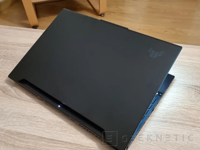 Geeknetic ASUS TUF Dash F15 2022 FX517Z Review con Core i7-12650H 2