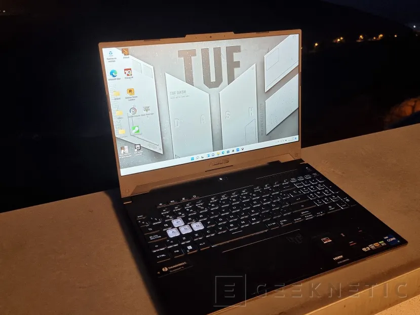 Geeknetic ASUS TUF Dash F15 2022 FX517Z Review con Core i7-12650H 43