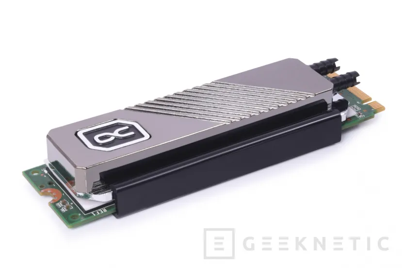 Geeknetic Alphacool lanza un bloque para discos SSD M.2 HDX Pro Water con conectores MCX 1