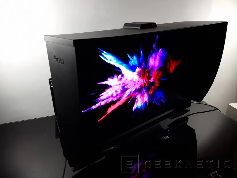 Geeknetic ASUS ProArt Display OLED PA32DC Review 1