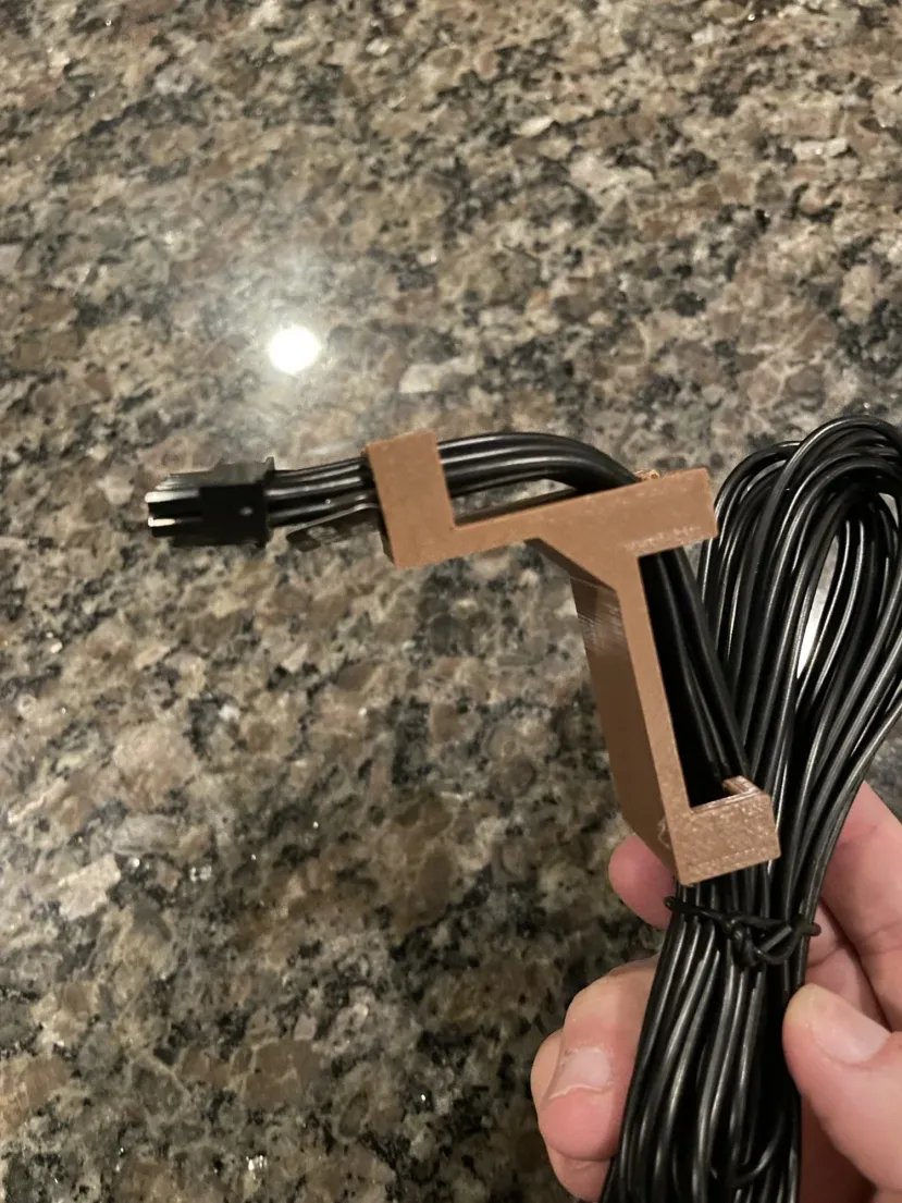 Geeknetic Un usuario de reddit diseña un adaptador para doblar de forma segura el cable de 16 pines de las NVIDIA RTX 4090 2