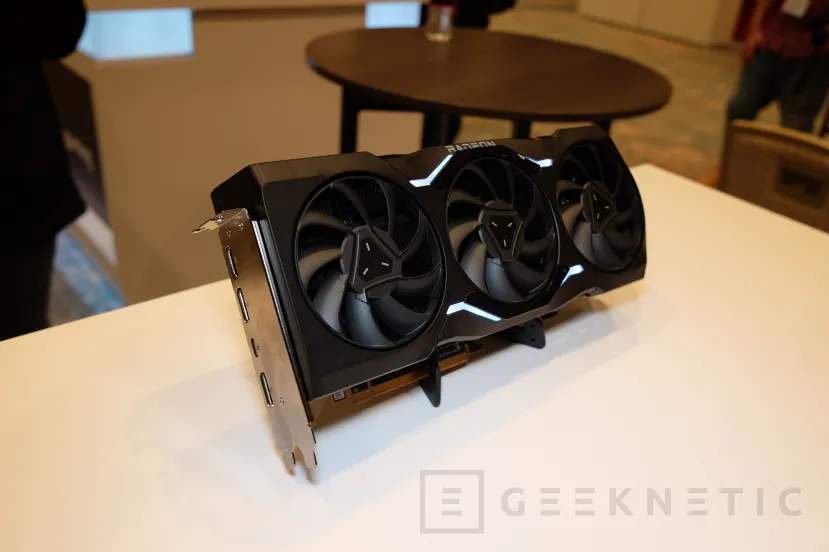 Geeknetic AMD lanza la Radeon RX 7900XTX y 7900 XT basadas en RDNA3 con hasta un 54% más de rendimiento por vatio 9