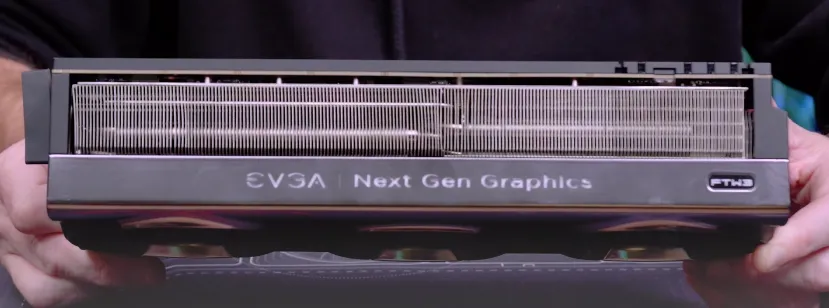 Geeknetic Muestran la EVGA RTX 4090 FTW3 cancelada, con un diseño más compacto y conector ATX 3.0 en el lateral 3
