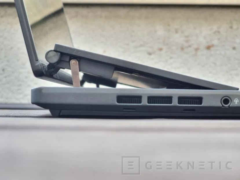 Geeknetic ASUS Zenbook Pro 14 Duo OLED UX8402 Review 6