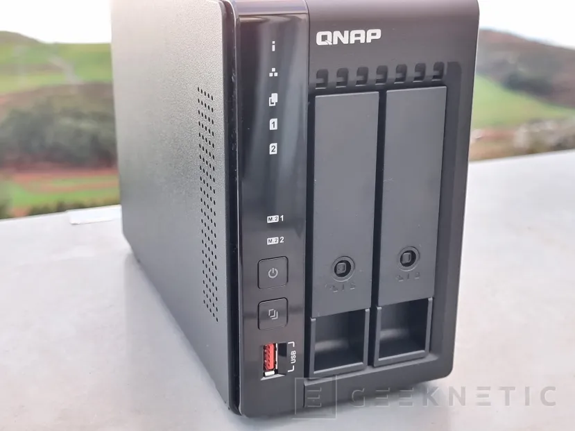 Geeknetic QNAP TS-253E Review 2
