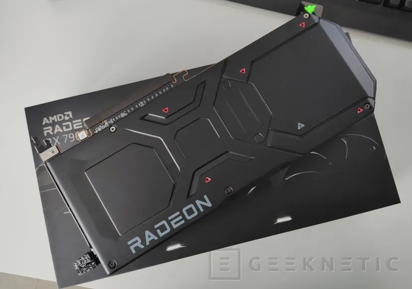 Geeknetic AMD Radeon 7900 XTX y 7900 XT: Unboxing y Primeras Imágenes en nuestro Laboratorio 3