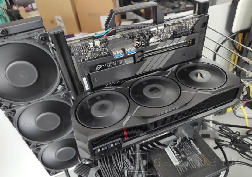 Geeknetic AMD Radeon 7900 XTX y 7900 XT: Unboxing y Primeras Imágenes en nuestro Laboratorio 13