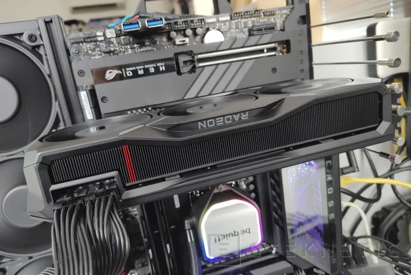 Geeknetic AMD Radeon 7900 XTX e 7900 XT: Unboxing e prime immagini nel nostro laboratorio 14