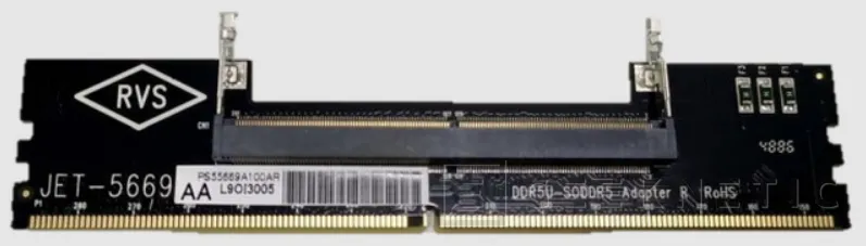 Geeknetic Con este adaptador se pueden utilizar módulos SO-DIMM DDR5 de portátiles en PCs de sobremesa 1