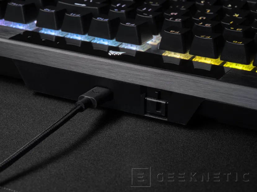 Geeknetic Corsair ha lanzado el teclado K70 RGB PRO con interruptores Cherry, 8.000 Hz de polling rate y hasta 50 perfiles 4