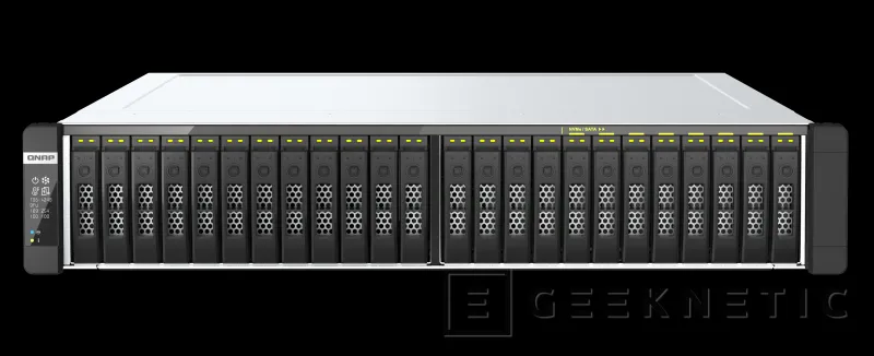 Geeknetic Nuevo NAS QNAP TDS-h2489FU con 24 ranuras para discos SSD U.2 y 2 expansiones PCIe Gen 4 1