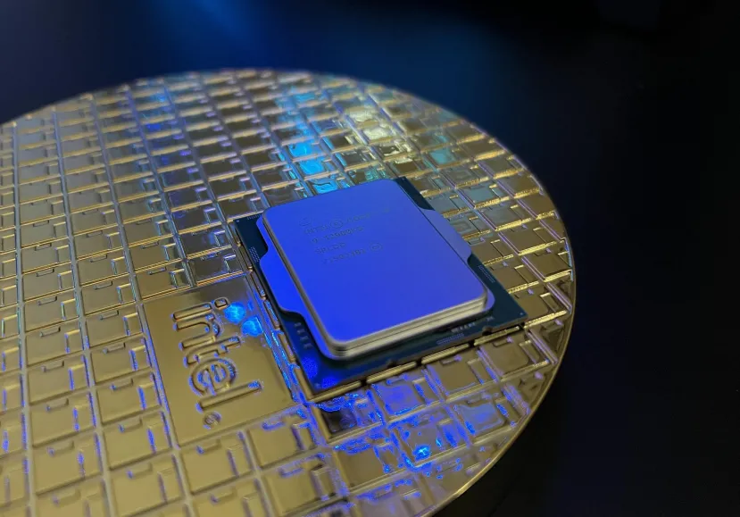 Geeknetic Fotografiado el Intel Core i9-12900KS que alcanza los 5,5 GHz en un solo núcleo 2