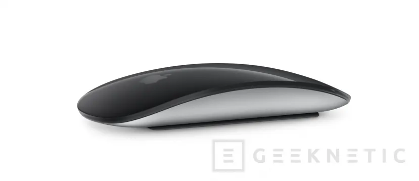 Geeknetic El nuevo Magic Mouse de Apple se pasa al color negro, pero sigue siendo inutilizable durante la carga 1