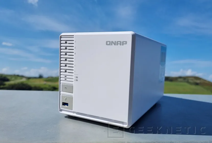 Geeknetic QNAP TS-364 Review 1