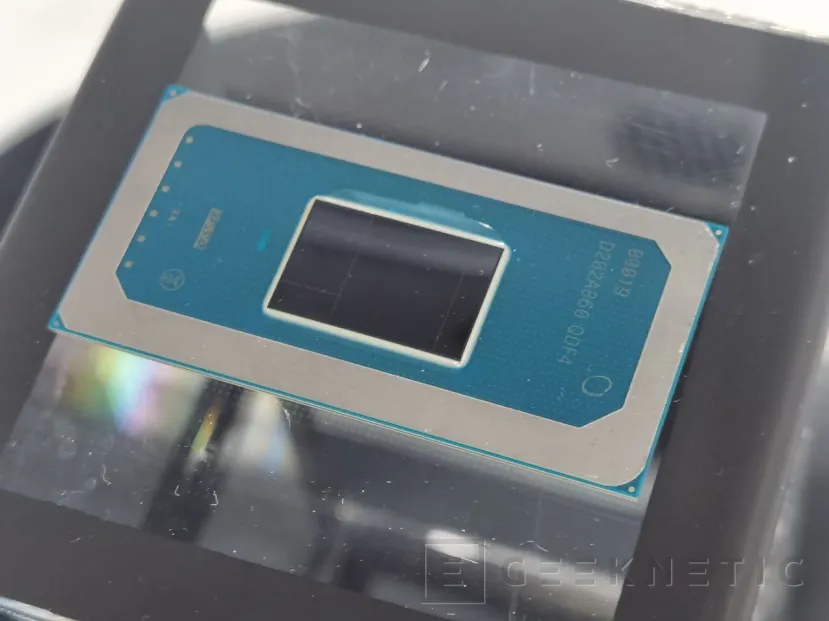 Geeknetic Intel ha mostrado los próximos Meteor Lake con un diseño basado en chiplets 1