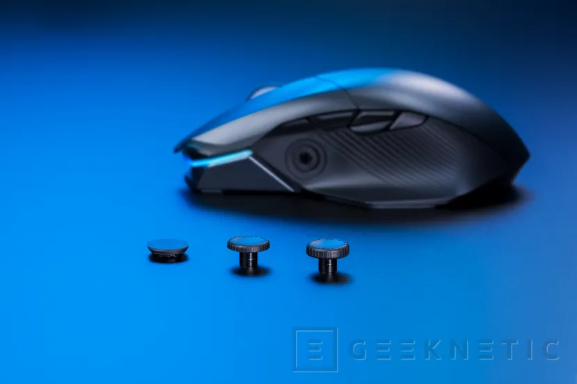 Geeknetic ASUS presenta el ratón ROG Chakram X con sensor de 36.000 DPI y 8.000 Hz de tasa de sondeo 1