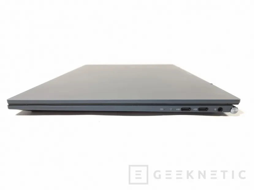 Geeknetic ASUS ZenBook S 13 OLED Review con AMD Ryzen 7 6800U 5