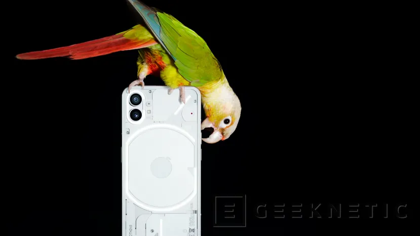 Geeknetic Revelado el diseño del Nothing Phone (1), se presentará el 12 de julio 1