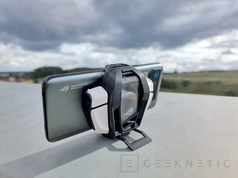 Geeknetic ASUS ROG Phone 6D Ultimate Review 13