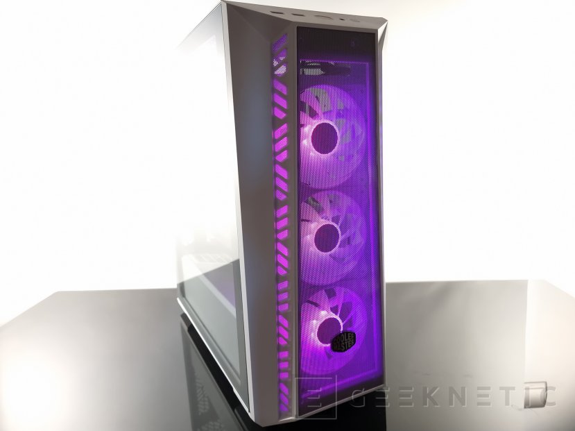 Geeknetic Cooler Master MasterBox 520 Mesh White Review 13