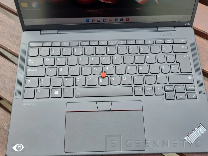 Geeknetic Lenovo ThinkPad X13s Review con Snapdragon 8cx Gen 3 8